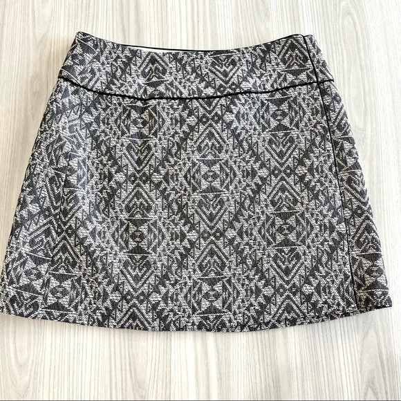 NWT H&M Patterned Wrap Skirt Size 8 - Picture 1 of 6